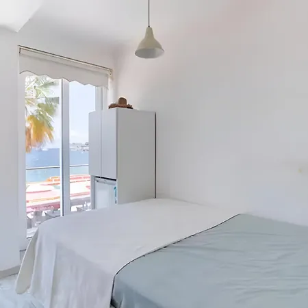 موتيل Seafront Bitez